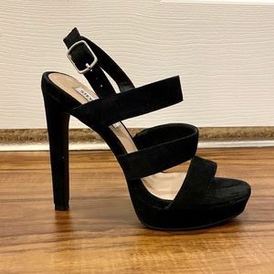 Like New Steve Madden Suede Heels